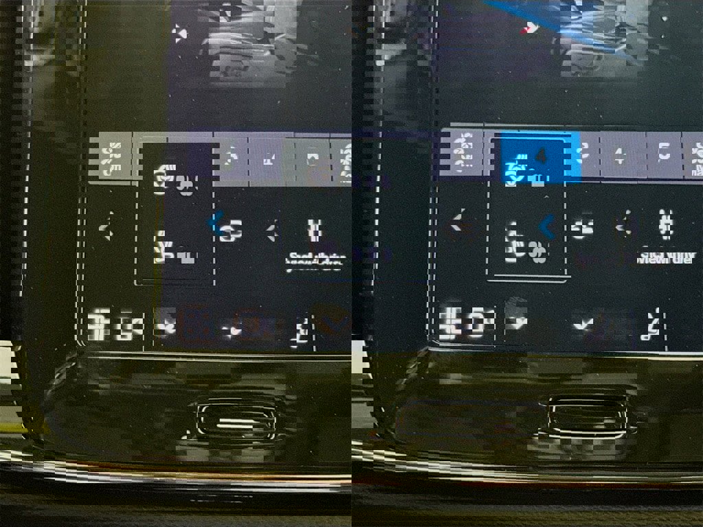 Certified 2024 Volvo XC40 Recharge Plus w/ Protection Package Premier image 20