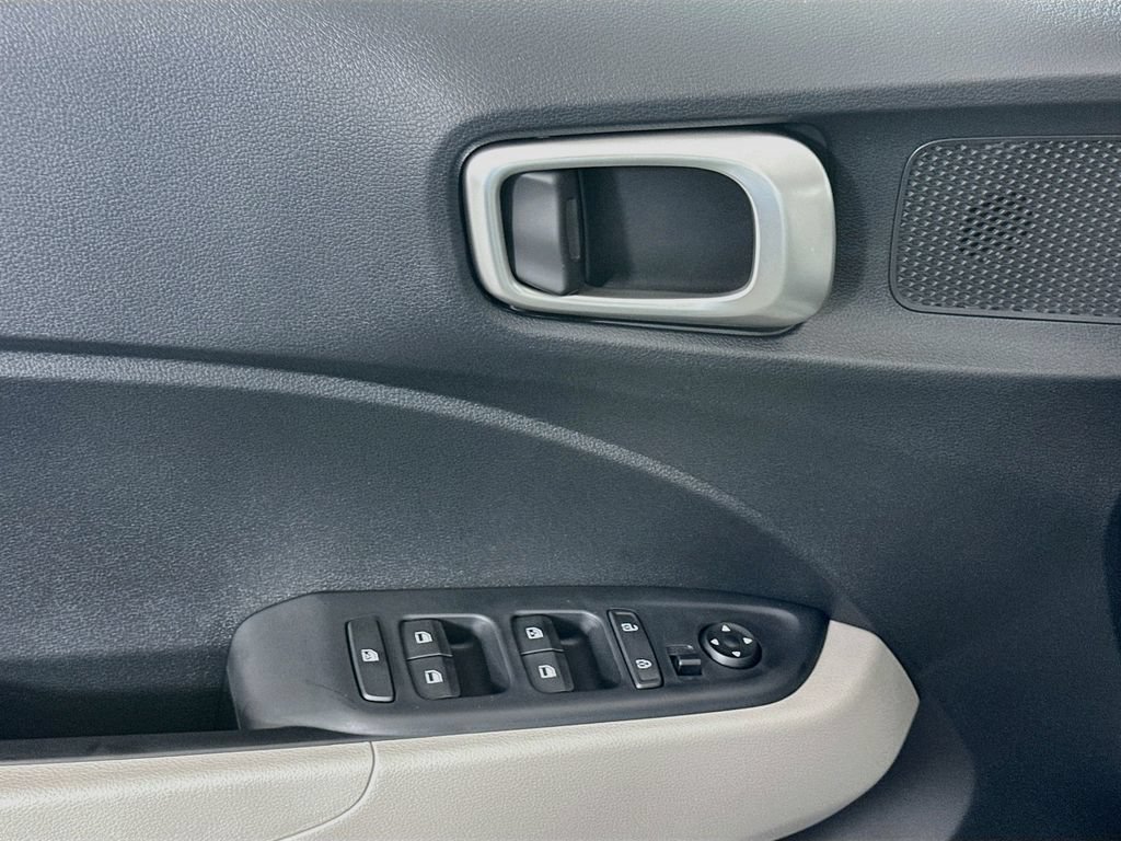 New 2026 Hyundai Venue SEL FWD image 18