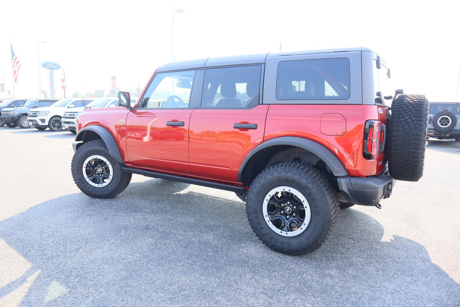 New 2023 Ford Bronco Badlands w/ Sasquatch Package AWD/4WD image 13