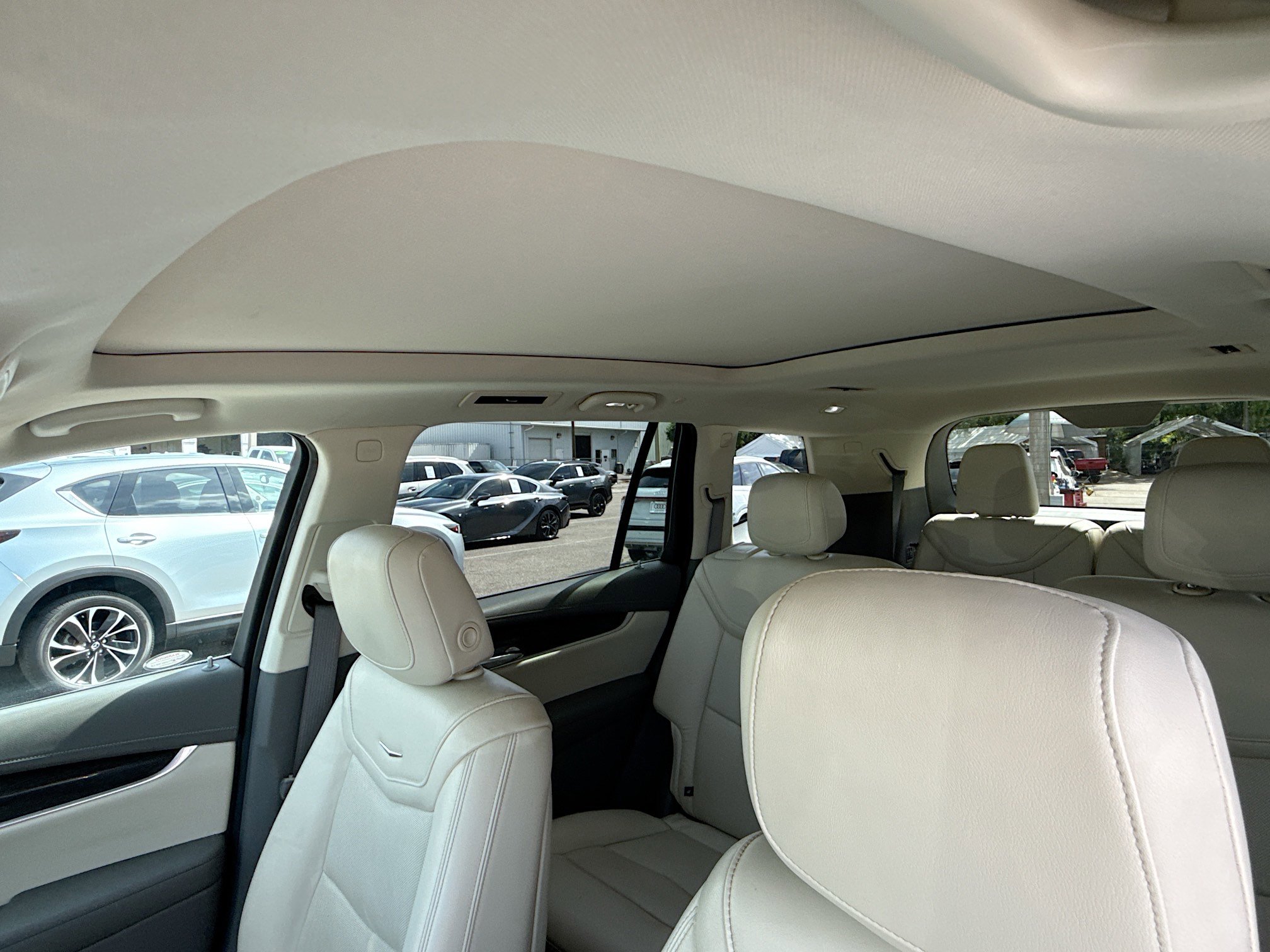 Used 2020 Cadillac XT6 Premium Luxury AWD/4WD image 28
