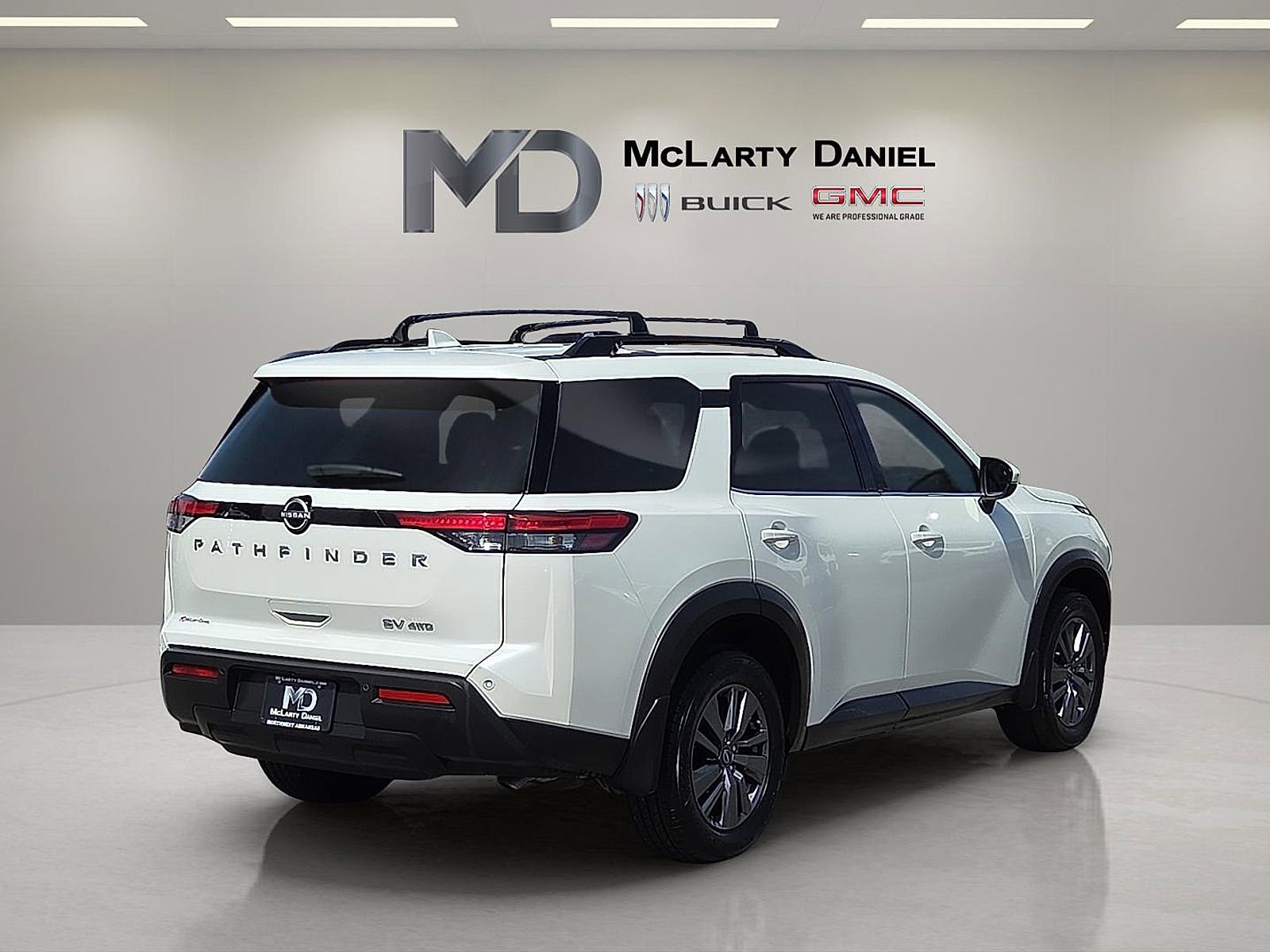 Used 2024 Nissan Pathfinder SV AWD/4WD image 5