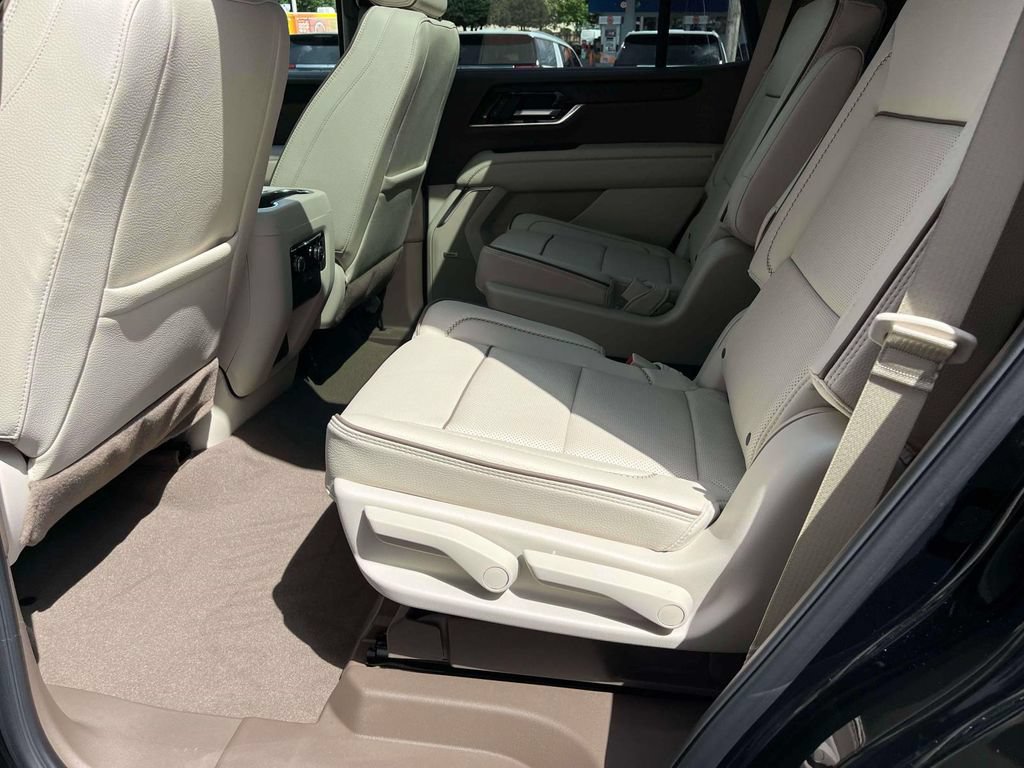 New 2026 GMC Yukon Denali w/ Sun & Power Step Package AWD/4WD image 16