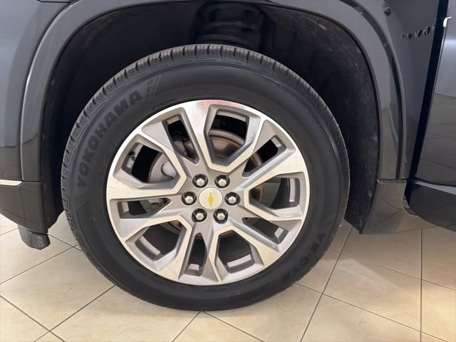 Used 2018 Chevrolet Traverse Premier w/ Driver Confidence II Package image 32