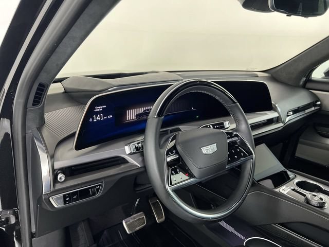 Certified 2026 Cadillac Vistiq Platinum w/ LPO, Floor Liner Package AWD/4WD image 10