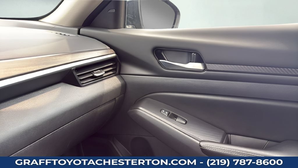 Used 2024 Nissan Altima 2.5 SV w/ SV Premium Package FWD image 13