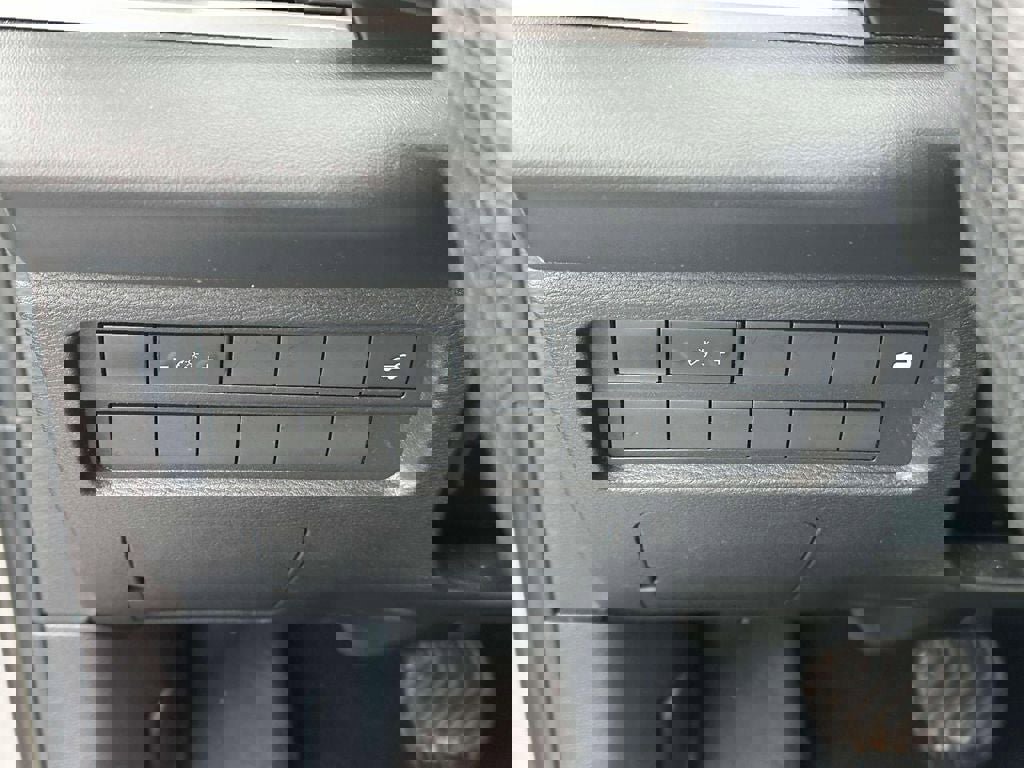 Used 2023 Mitsubishi Outlander SE image 20