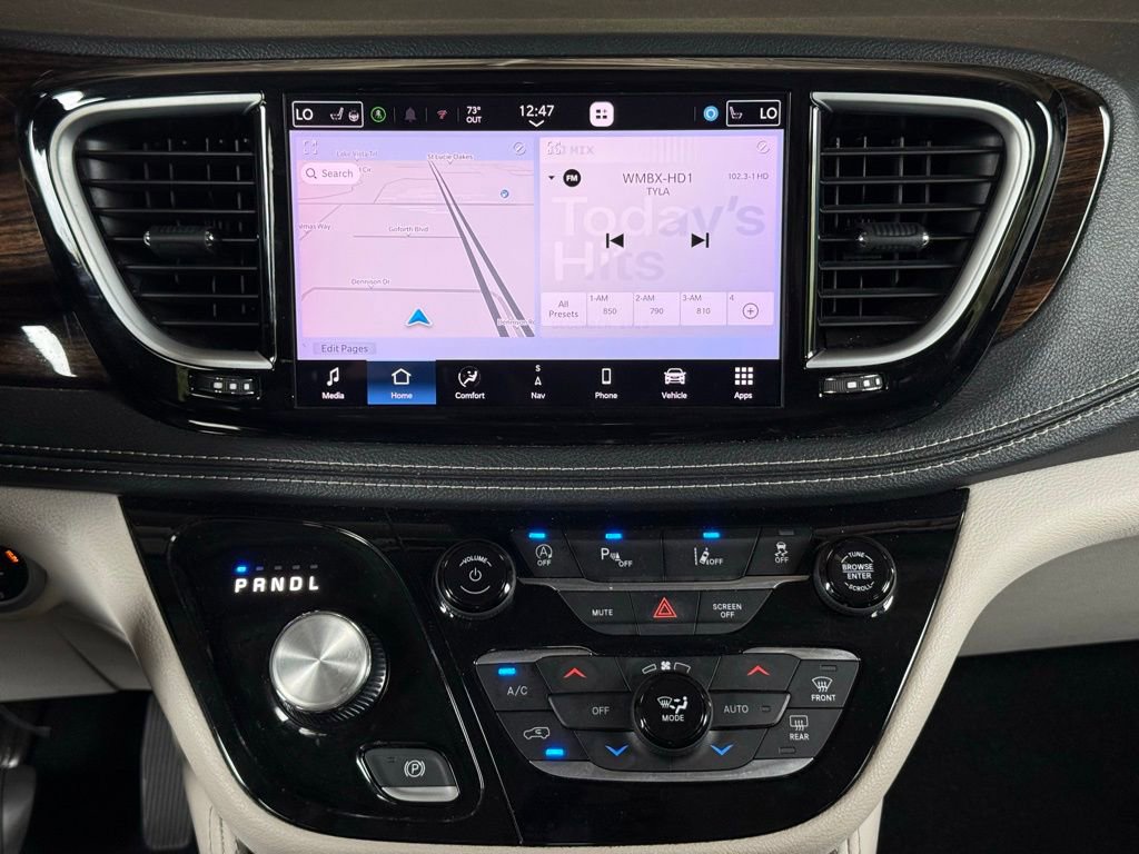 Used 2023 Chrysler Pacifica Limited FWD image 13