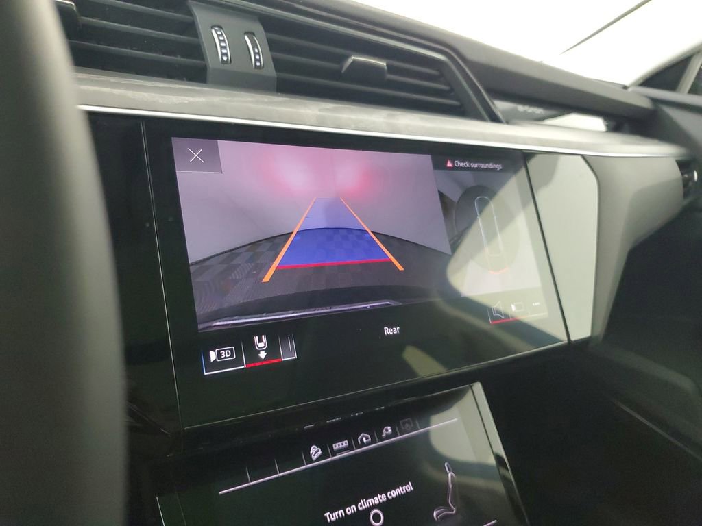 Certified 2023 Audi e-tron Premium Plus w/ Premium Plus Package image 30