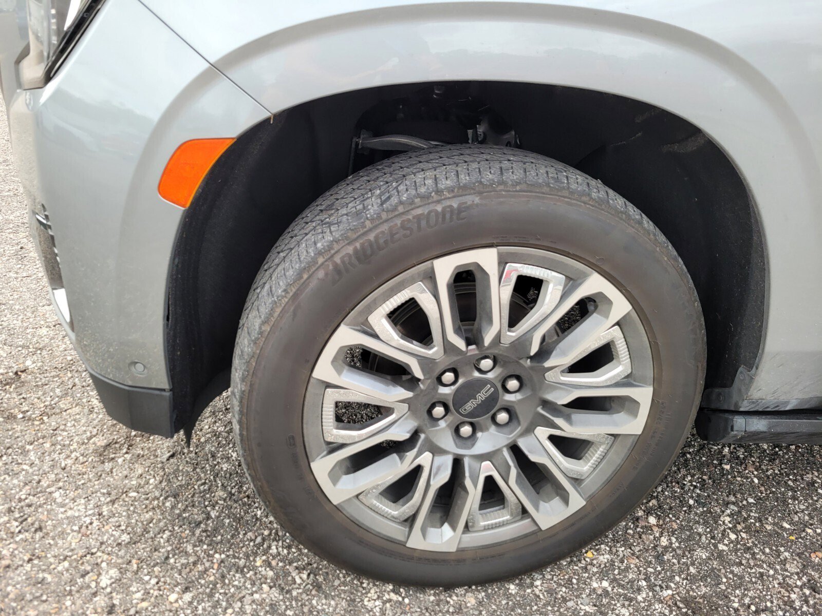 Used 2024 GMC Yukon Denali Ultimate image 9