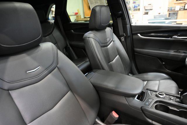 Used 2025 Cadillac XT5 Premium Luxury image 8