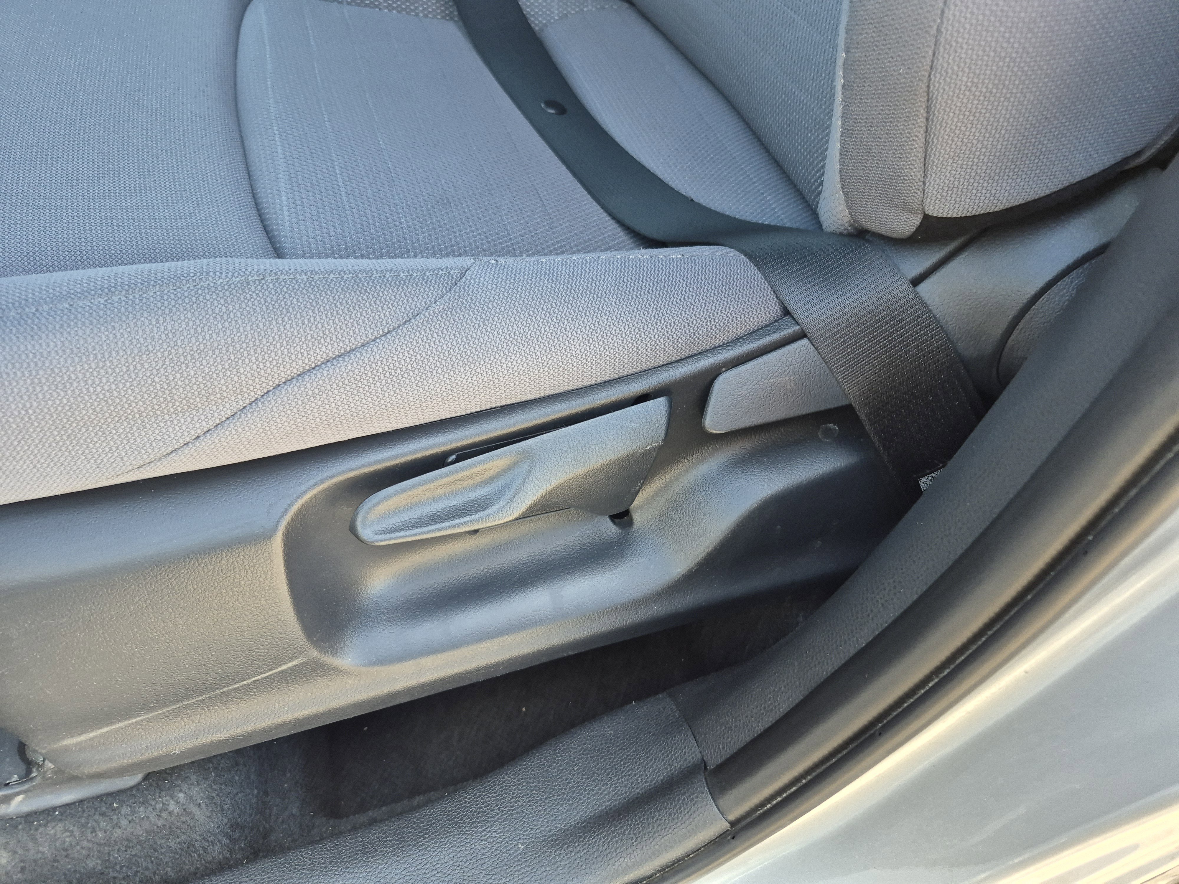 Used 2025 Toyota Corolla Cross AWD Hybrid image 15