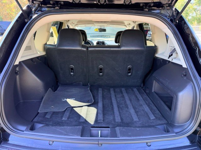 Used 2017 Jeep Compass Latitude FWD image 20