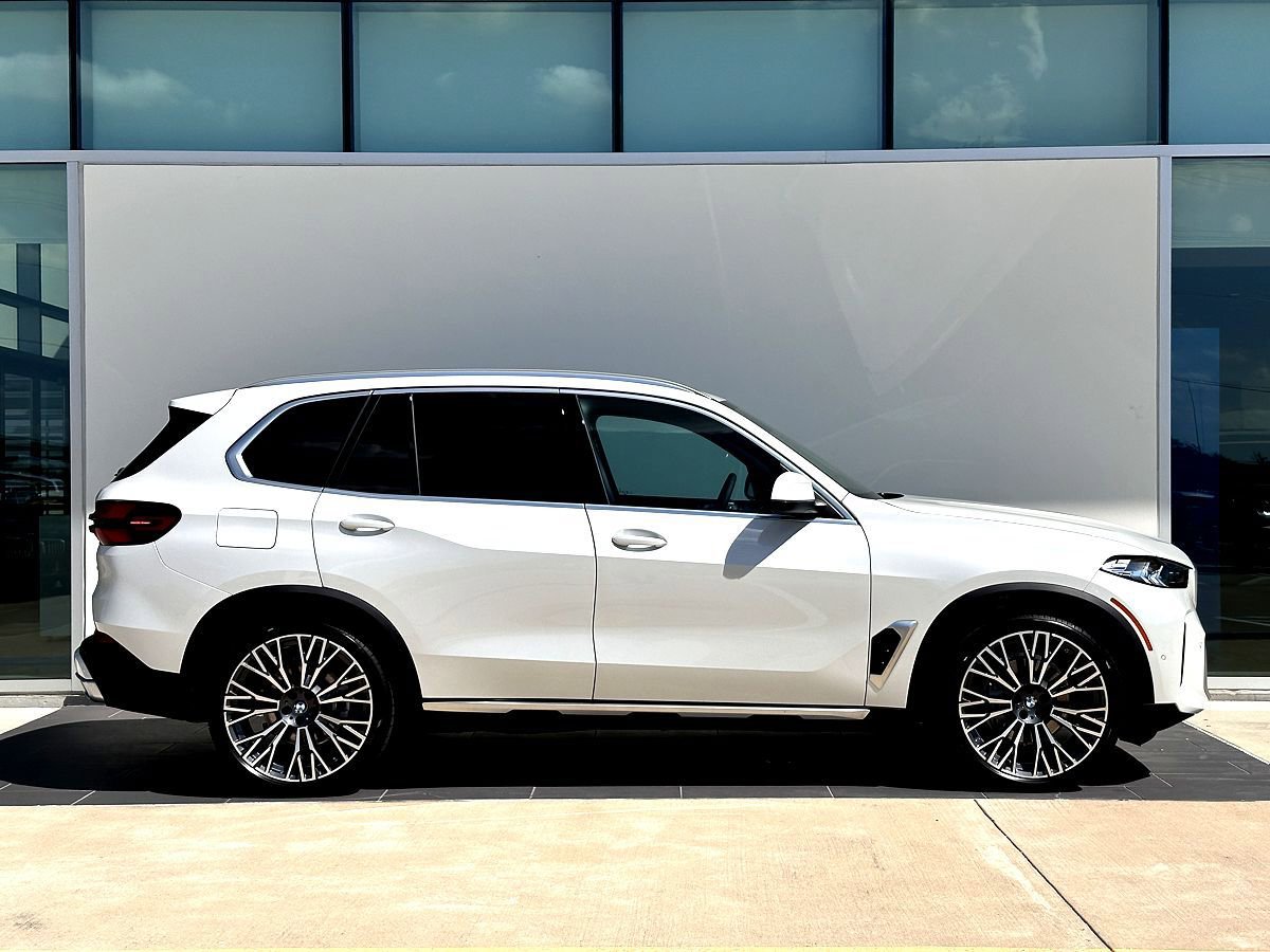 New 2026 BMW X5 xDrive40i image 3
