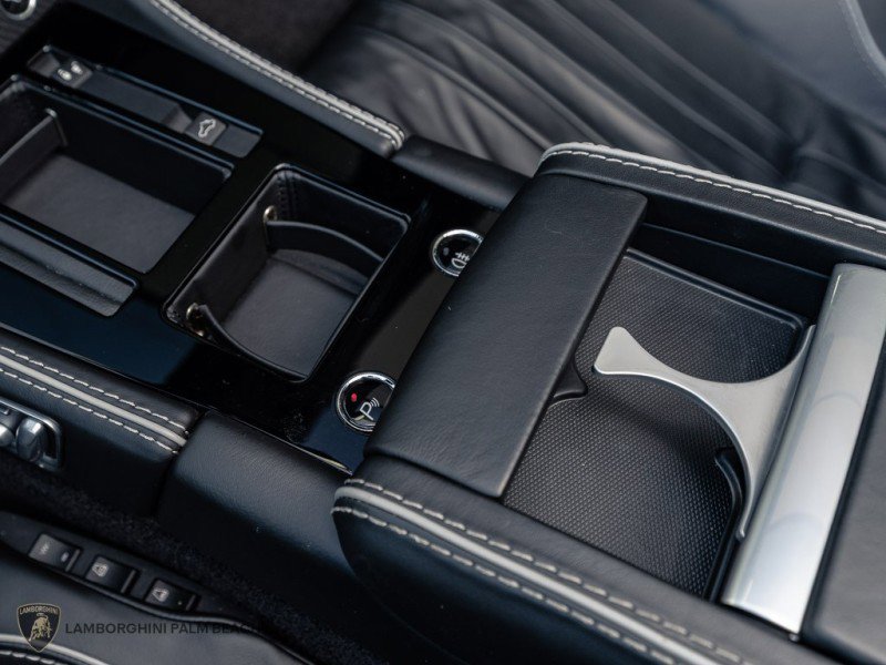 Used 2016 Aston Martin DB9 GT image 19