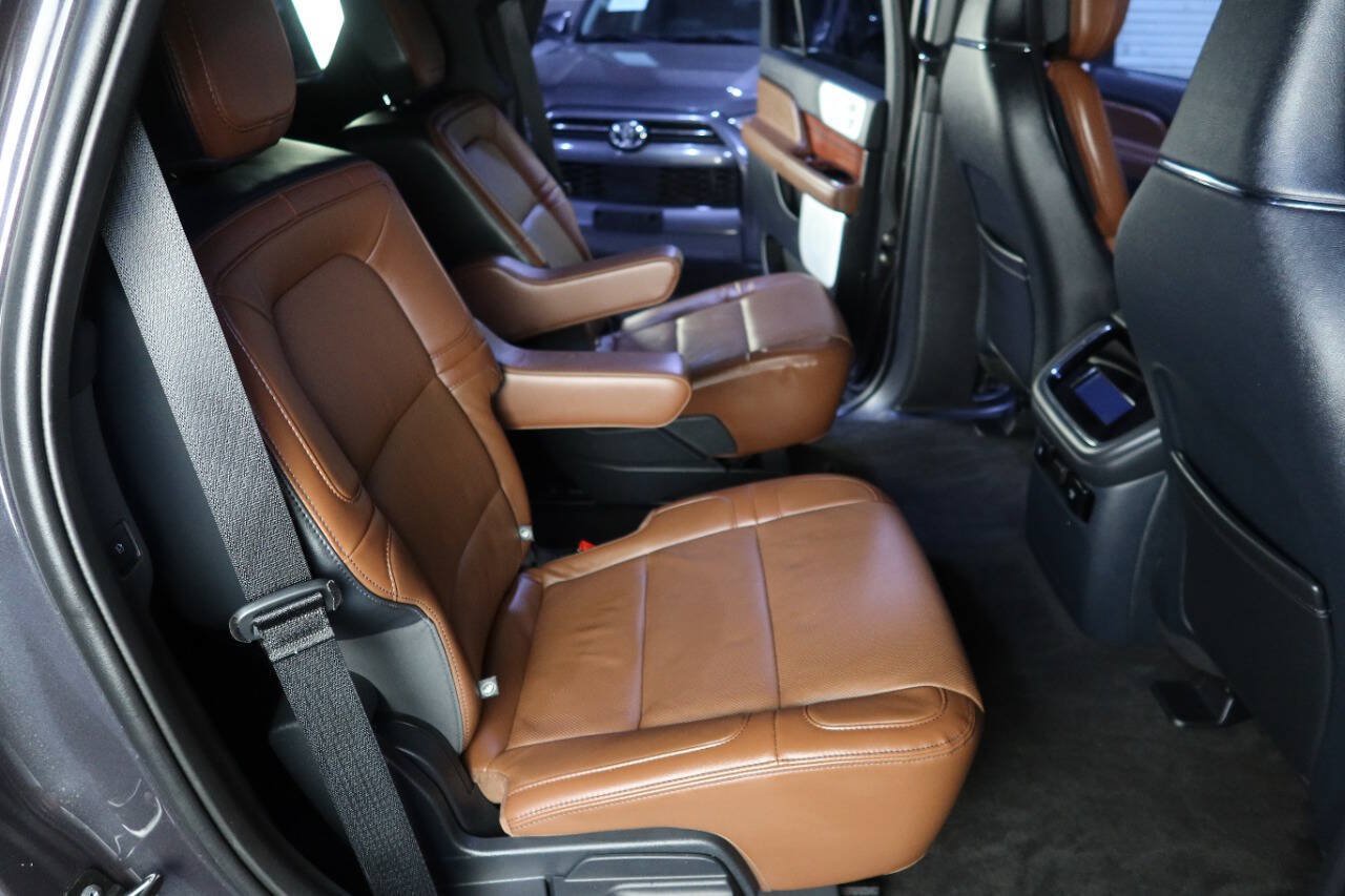 Used 2024 Lincoln Navigator Reserve AWD/4WD image 13