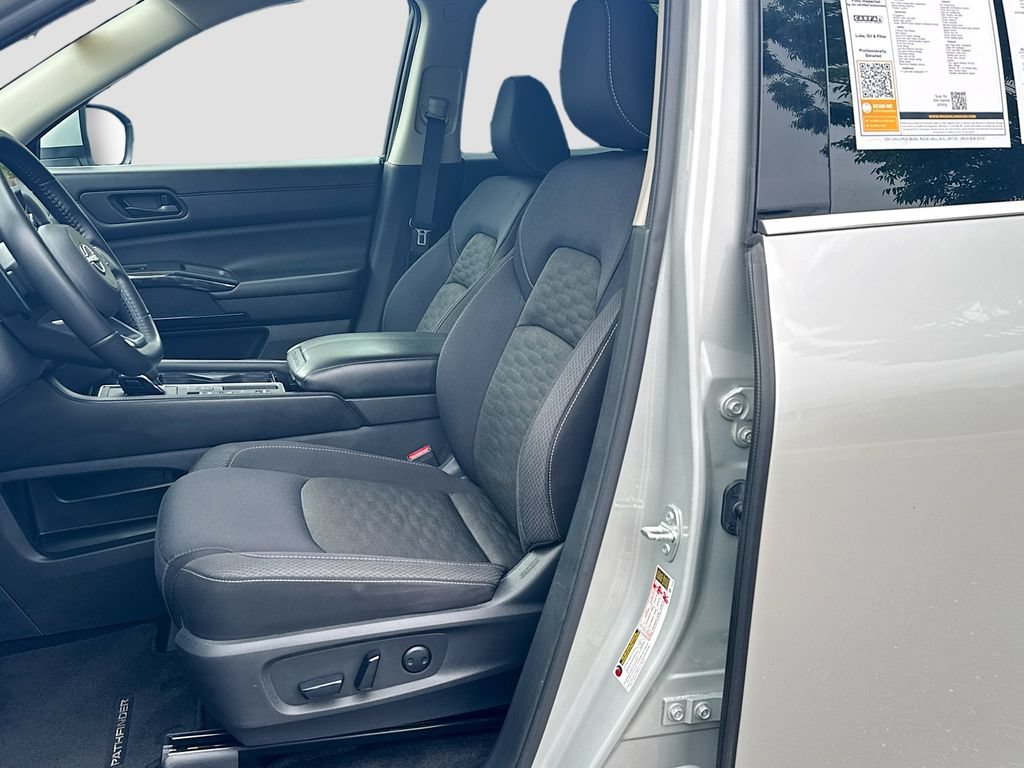 Certified 2024 Nissan Pathfinder SV FWD image 23
