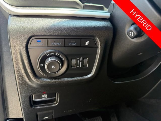 Used 2022 Jeep Grand Cherokee Limited 4xe w/ Luxury Tech Group II AWD/4WD image 32