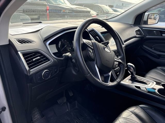Used 2018 Ford Edge Titanium w/ Equipment Group 302A AWD/4WD image 8
