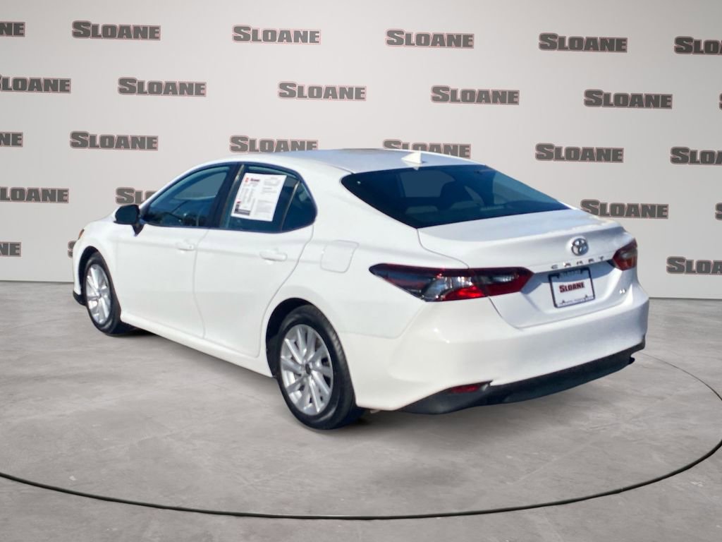 Used 2024 Toyota Camry LE image 3
