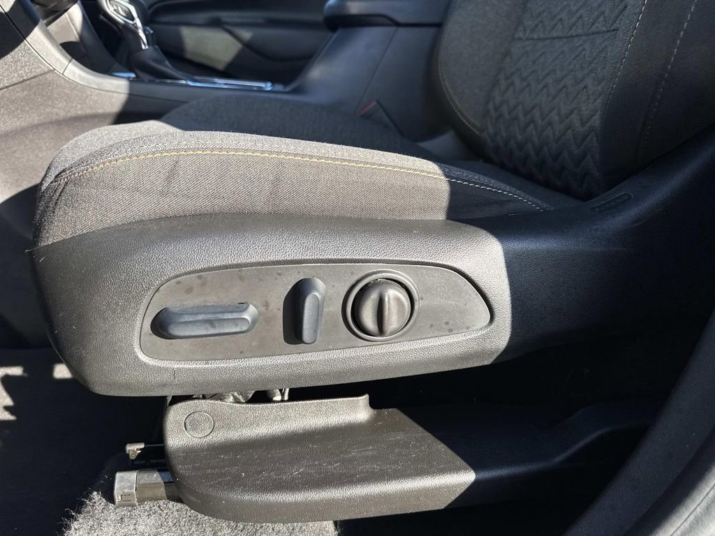 Used 2024 Chevrolet Equinox LT image 18