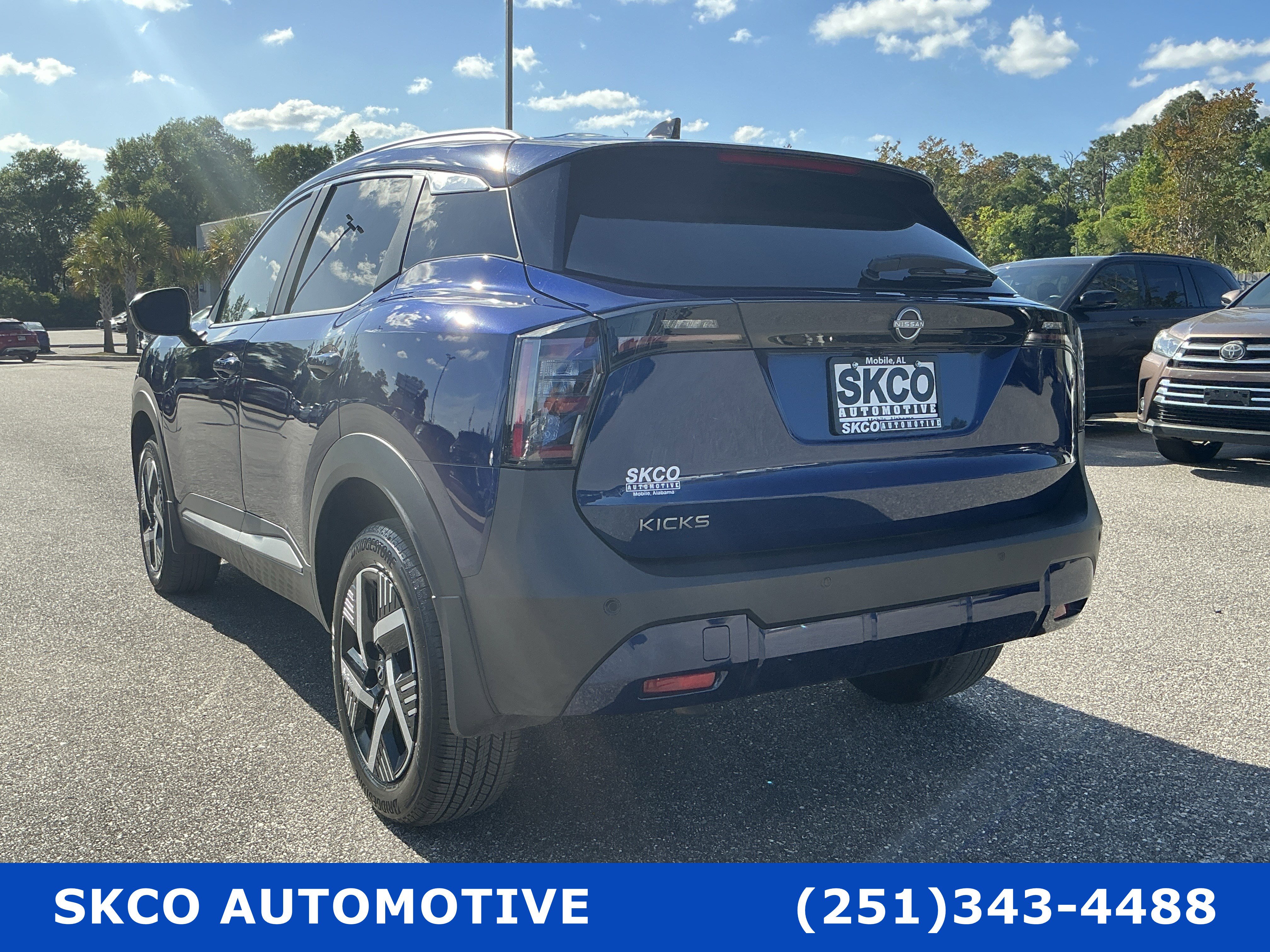 Used 2026 Nissan Kicks SV image 3