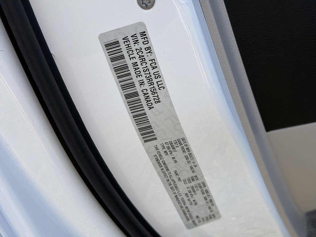 Used 2024 Chrysler Pacifica Limited FWD image 34
