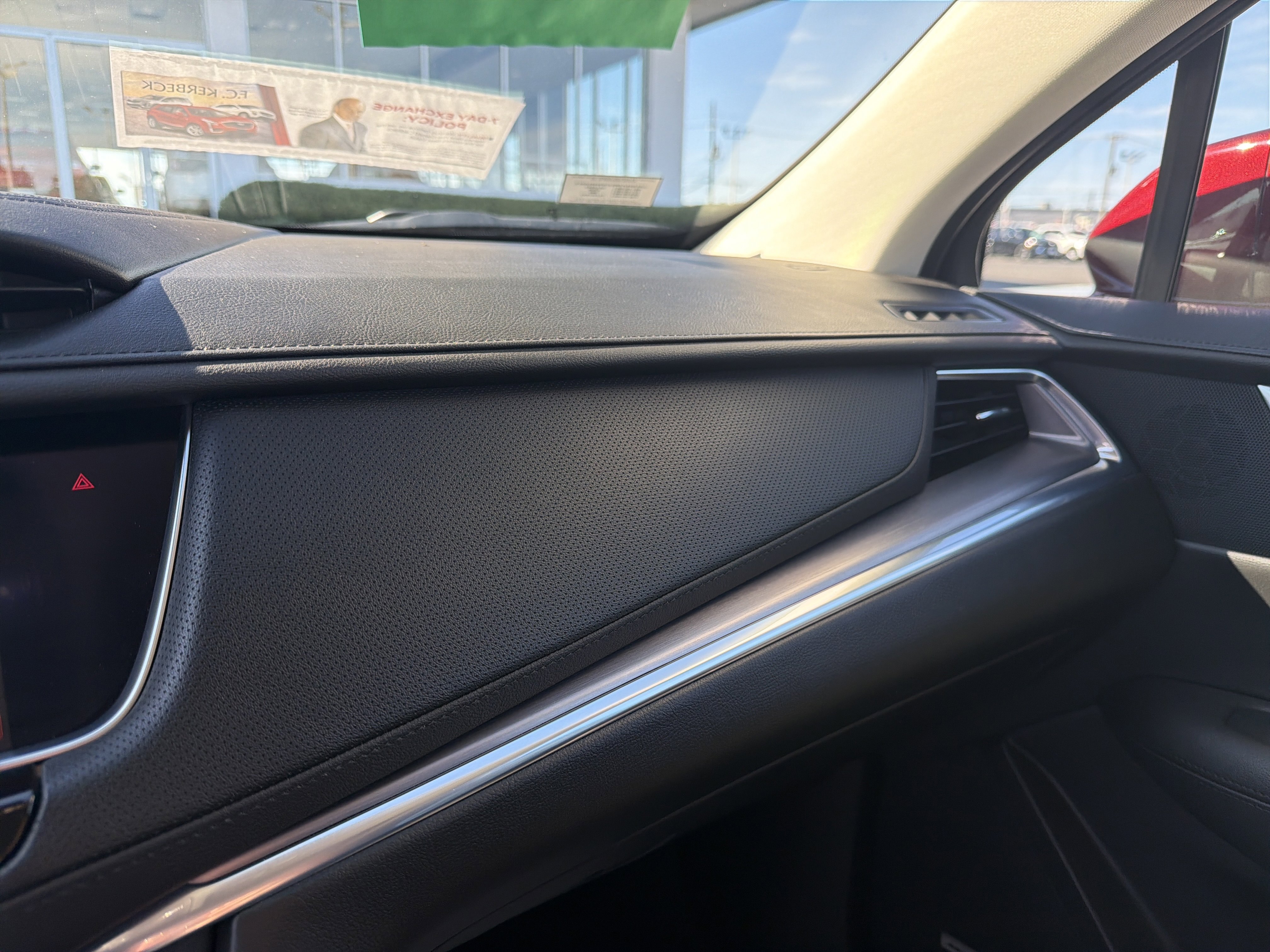 Used 2018 Cadillac XT5 Luxury w/ Driver Awareness Package image 18