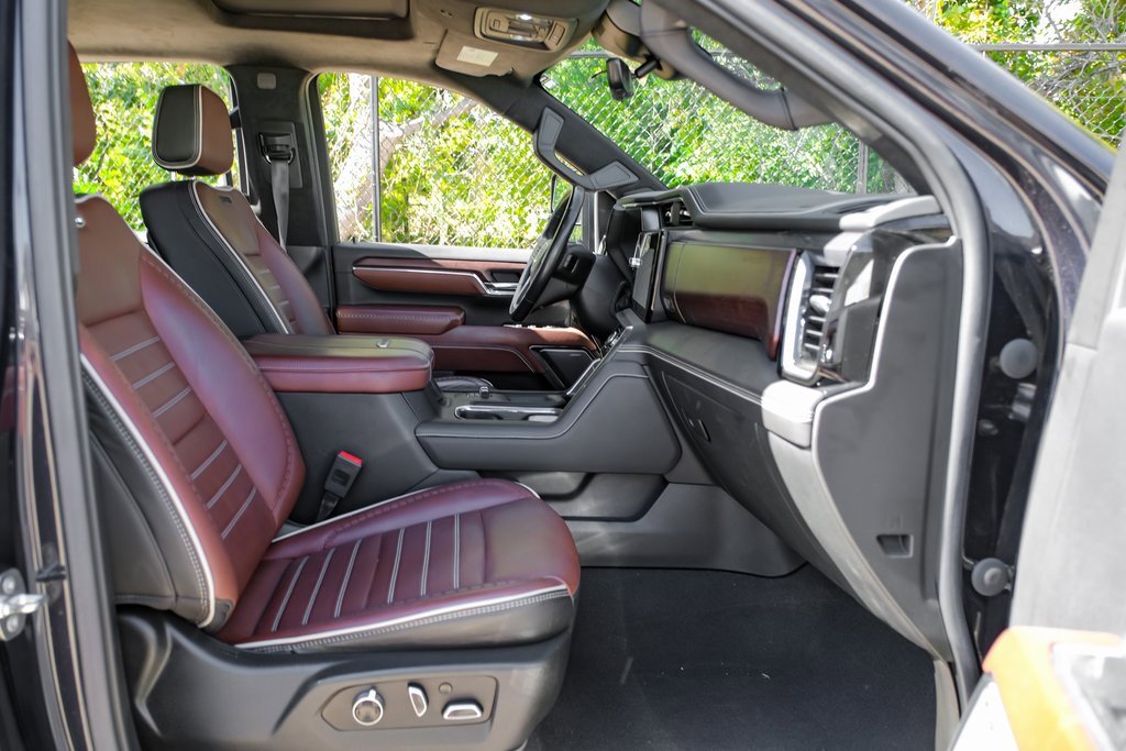 Used 2024 GMC Sierra 3500 Denali Ultimate image 36