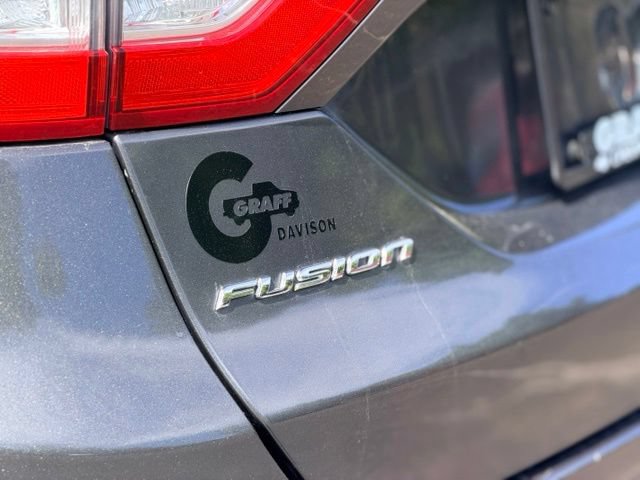 Used 2016 Ford Fusion SE FWD image 25