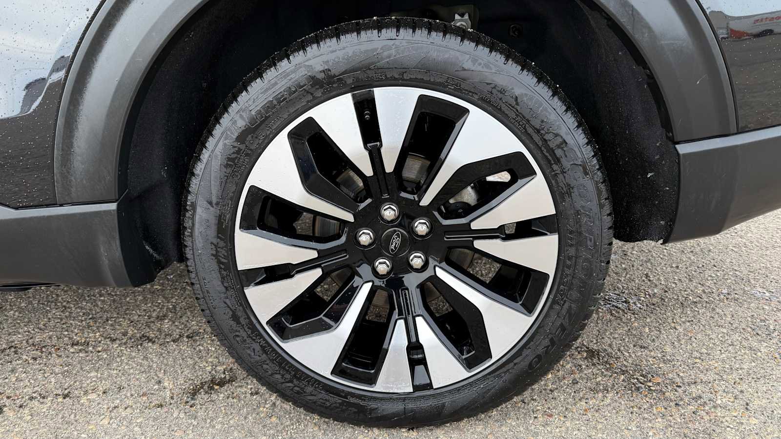 Used 2025 Ford Explorer Platinum w/ LUX Leather Package image 32