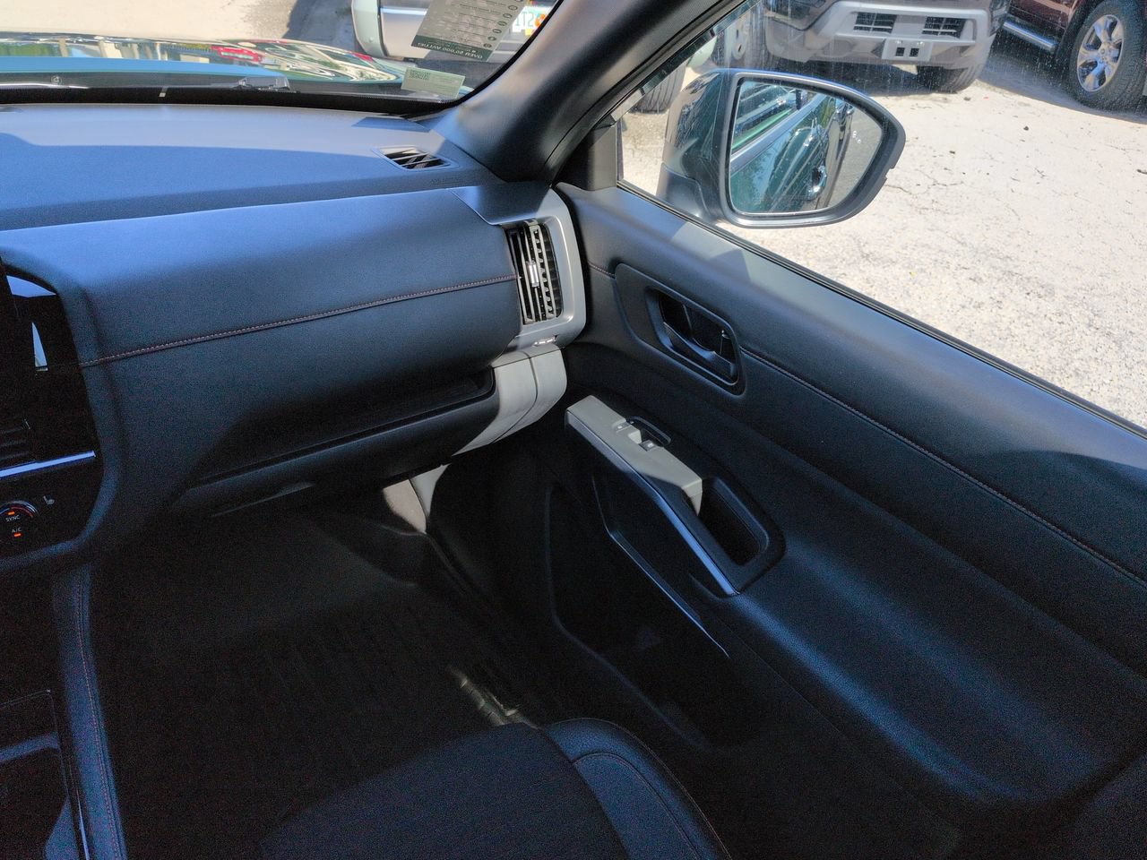 Used 2024 Nissan Pathfinder Rock Creek AWD/4WD image 17