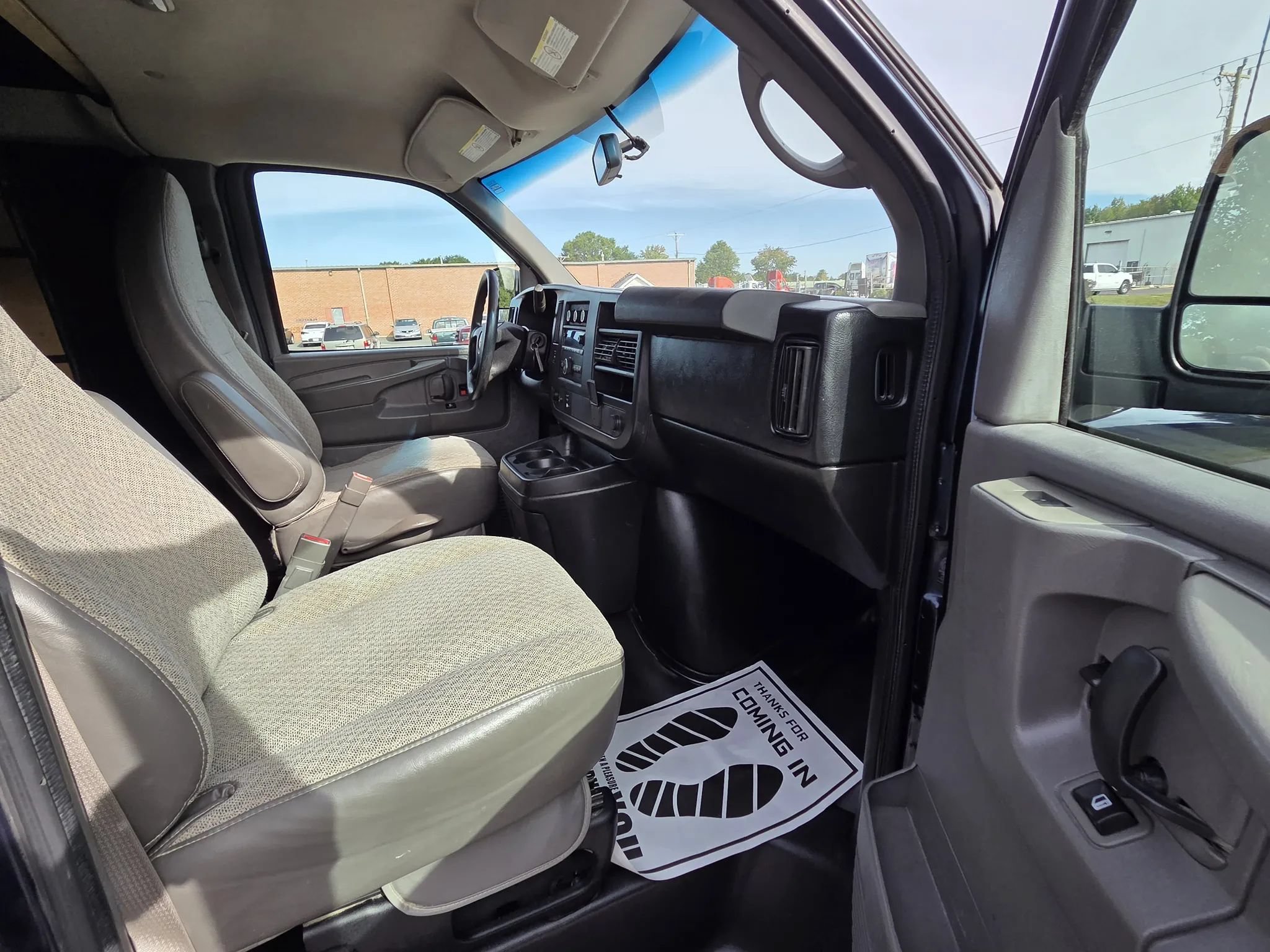 Used 2015 GMC Savana 3500 RWD image 14