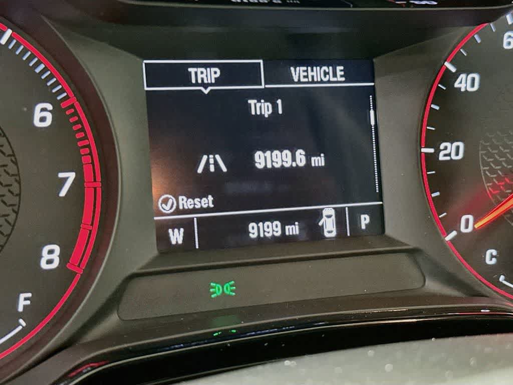 Used 2025 Chevrolet Trax RS FWD image 19