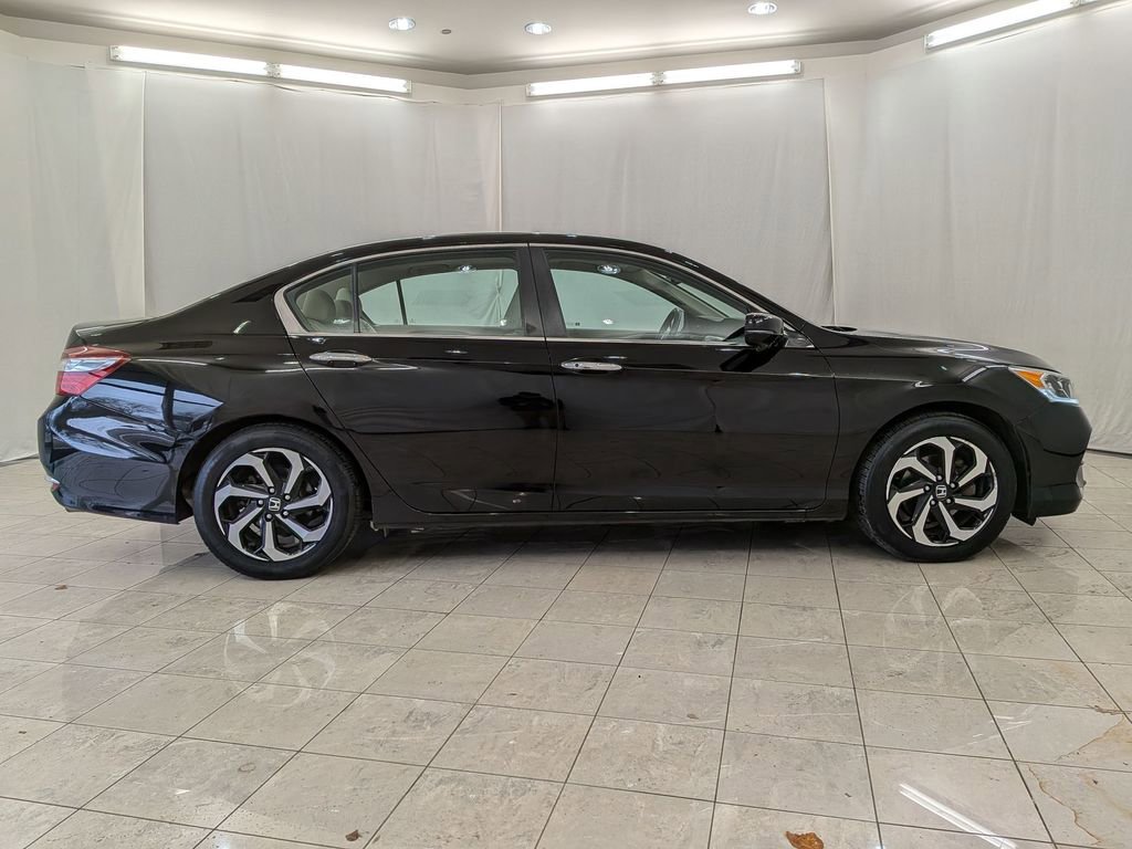 Used 2017 Honda Accord EX-L image 11