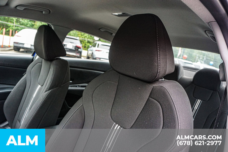 Used 2023 Hyundai Elantra Blue w/ Preferred Accessory Package FWD image 17