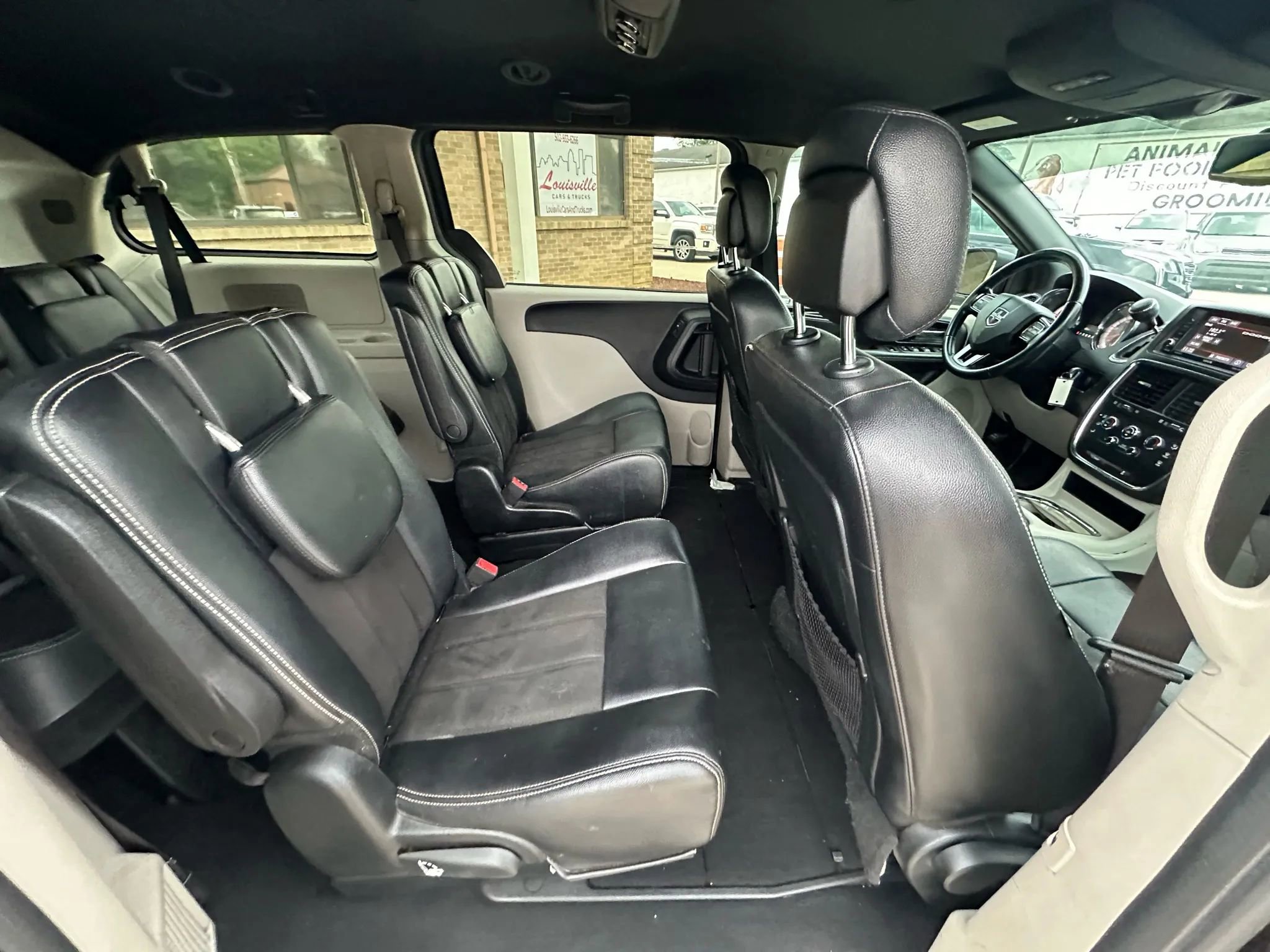 Used 2020 Dodge Grand Caravan SXT image 26