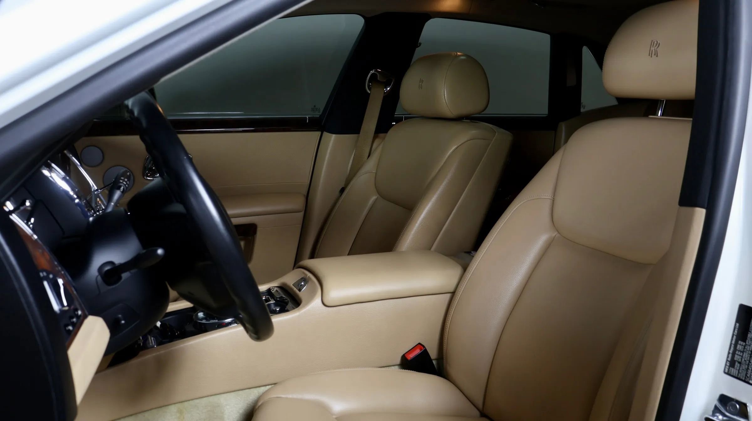 Used 2015 Rolls-Royce Ghost image 12