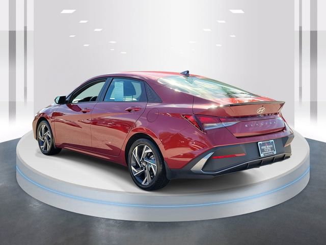 Used 2025 Hyundai Elantra Sport image 4
