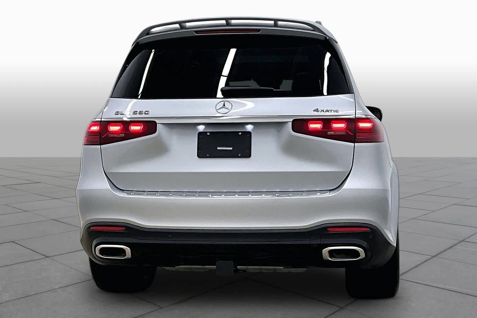 Used 2026 Mercedes-Benz GLS 580 4MATIC image 5