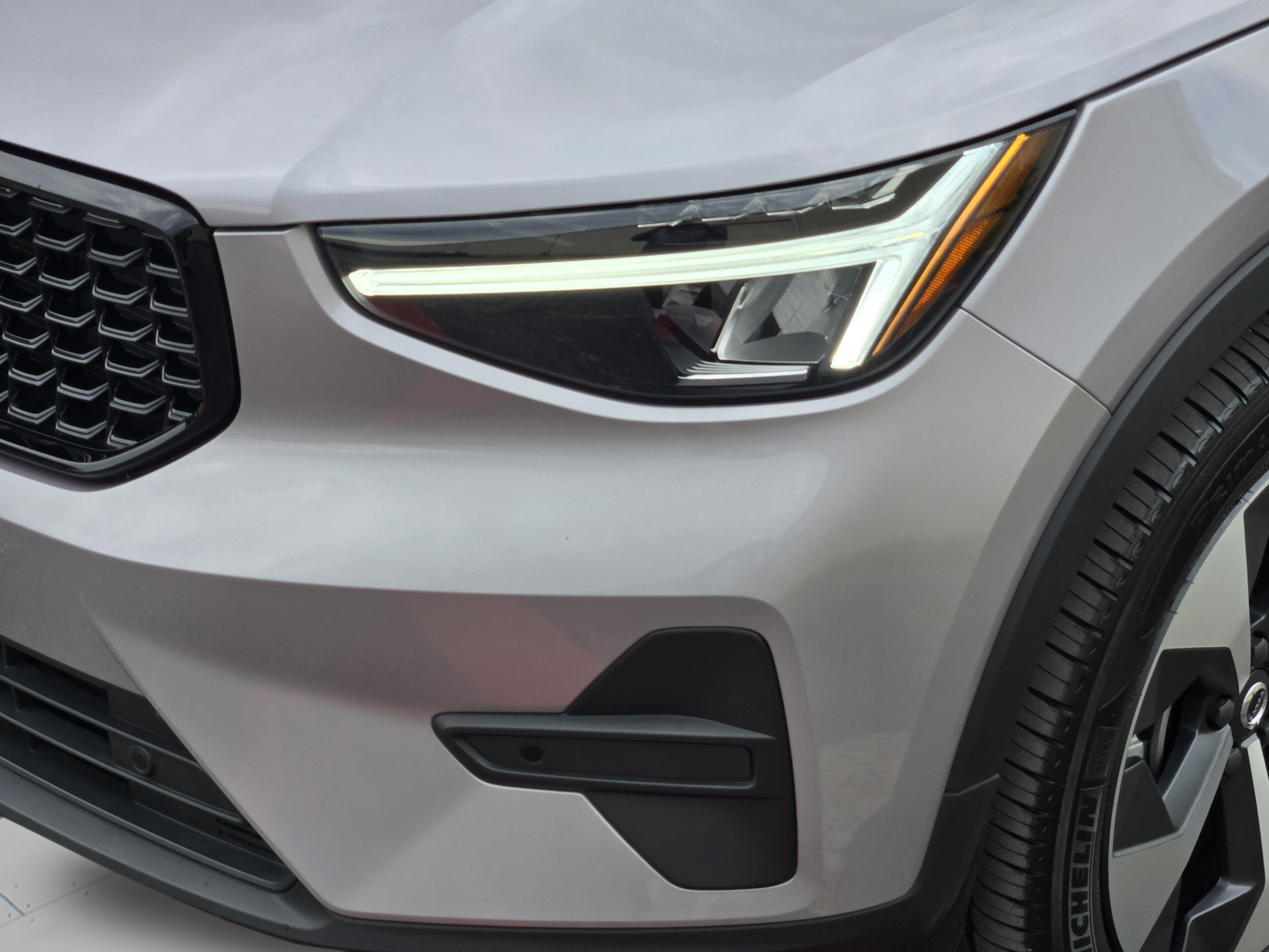 Certified 2026 Volvo XC40 B4 Core w/ Climate Package FWD image 36