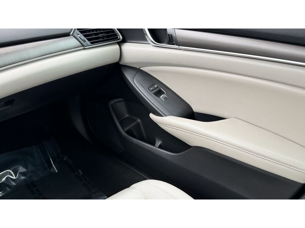 Used 2018 Honda Accord LX image 17