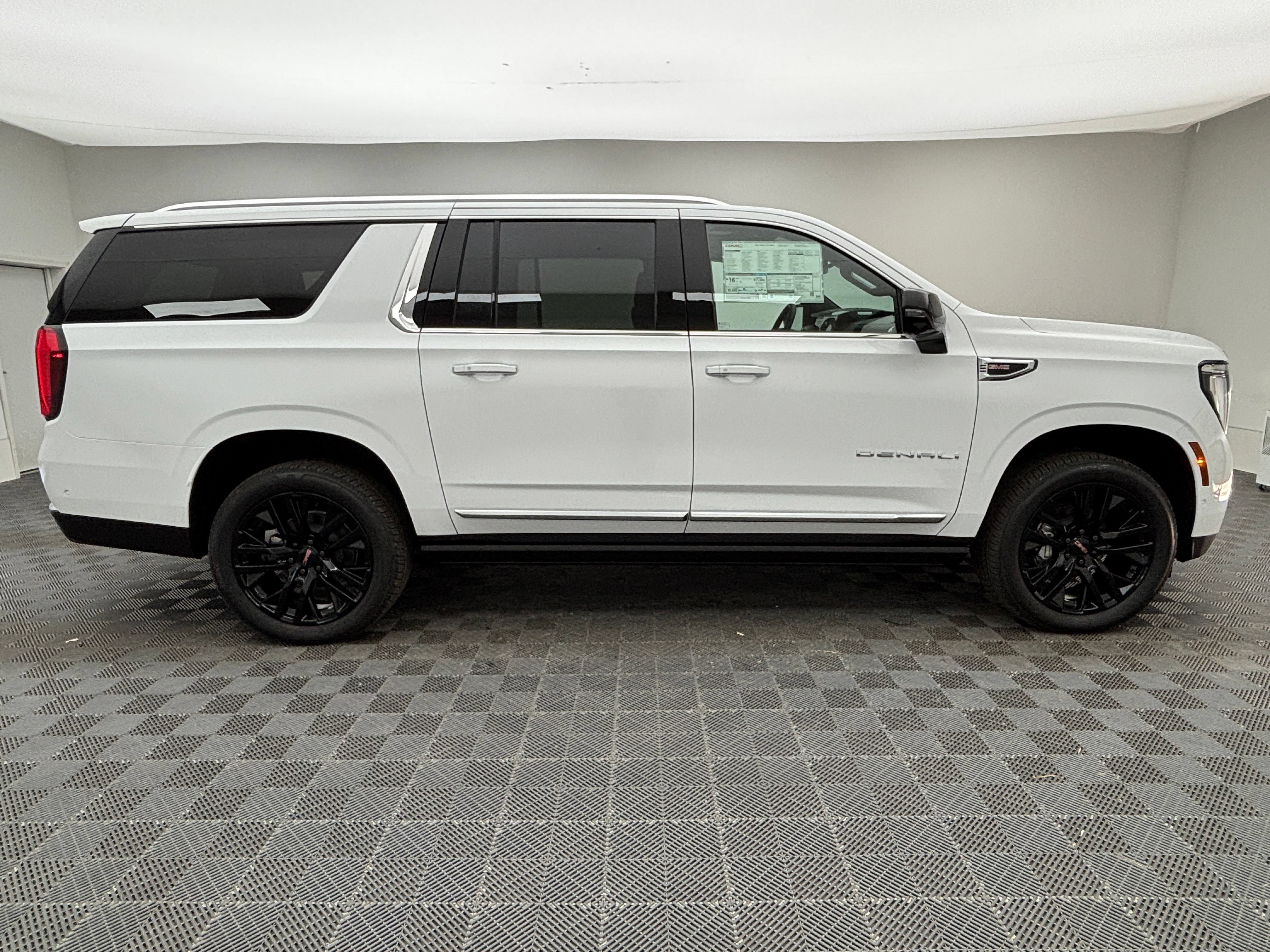 New 2026 GMC Yukon XL Denali w/ Sun & Power Step Package AWD/4WD image 8