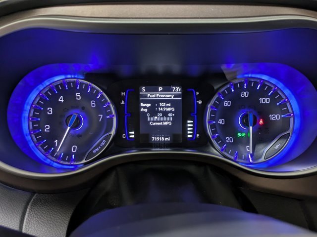 Used 2023 Chrysler Voyager LX image 23