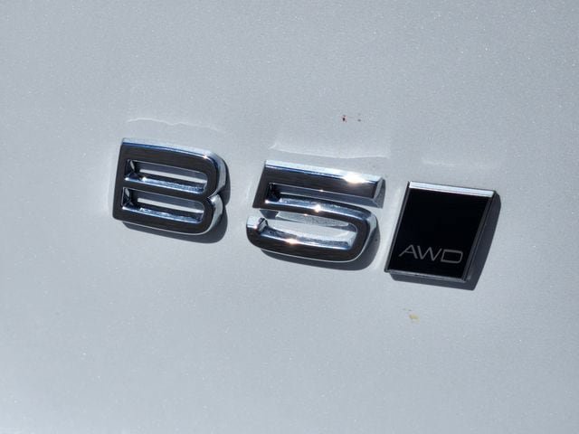 New 2026 Volvo XC40 B5 Plus w/ Protection Package Premier AWD/4WD image 17