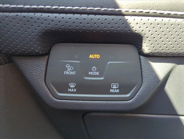 Used 2023 Volkswagen Tiguan SE R-Line FWD image 21