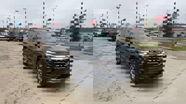 New 2026 Chevrolet Equinox LT w/ Convenience Package II image 3