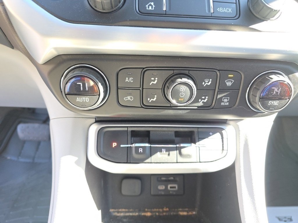 Used 2020 GMC Acadia SLT w/ Driver Alert Package II image 22