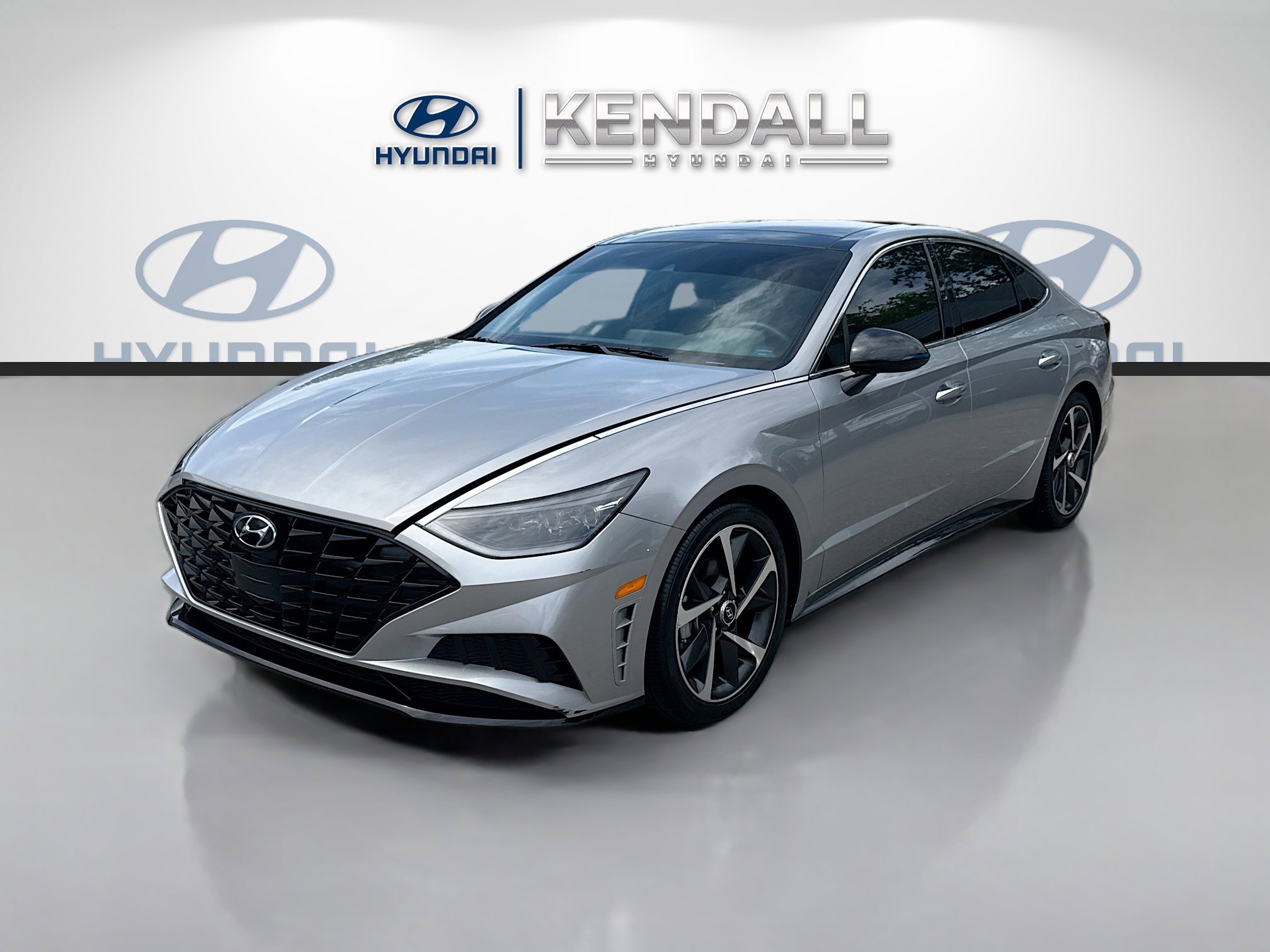 Used 2023 Hyundai Sonata SEL Plus w/ Cargo Package FWD image 3