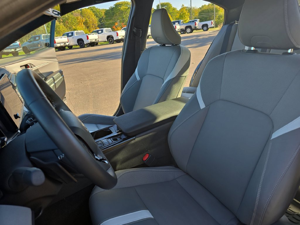 Certified 2025 Toyota Camry SE AWD/4WD image 17