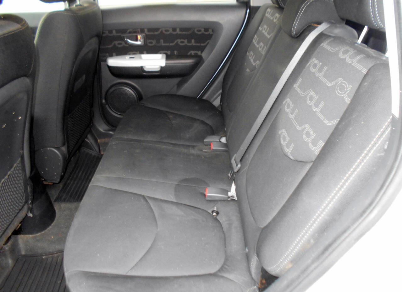 Used 2012 Kia Soul + image 17